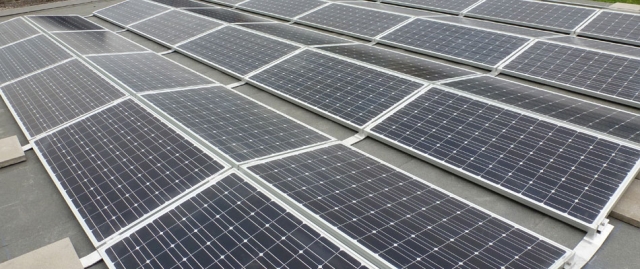 Ačiū APVAi ir NVO fondui už saulės elektrinę ant Krokialaukio senjorų daugiabučio stogo!